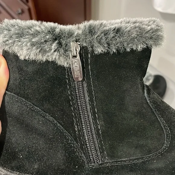 Khombu Waterproof Ankle boots faux fur lining Size 8 - Picture 3 of 5